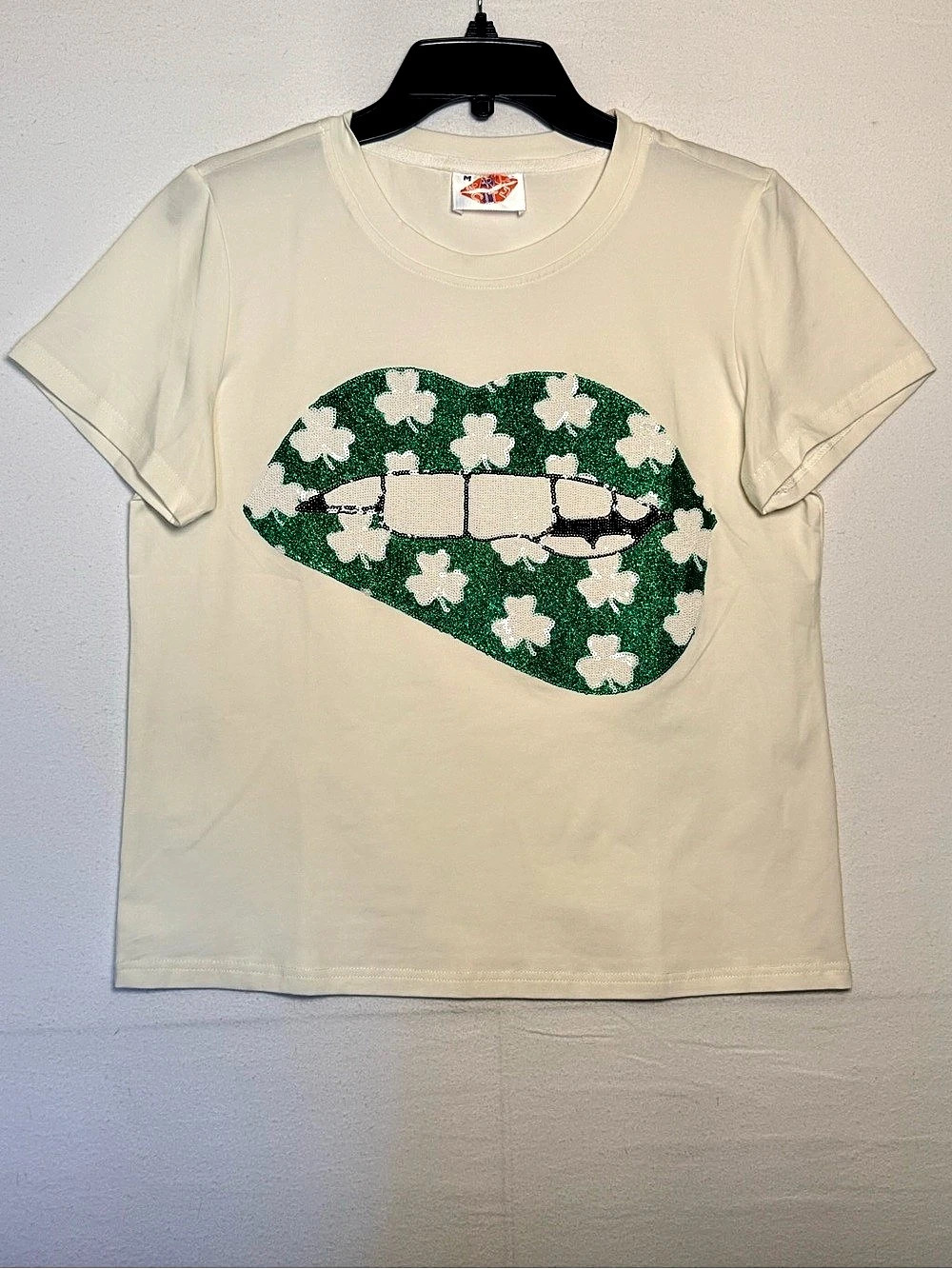 Sparkle City St. Patrick’s Day Floral Lips Sequined Graphic Tee Size Medium